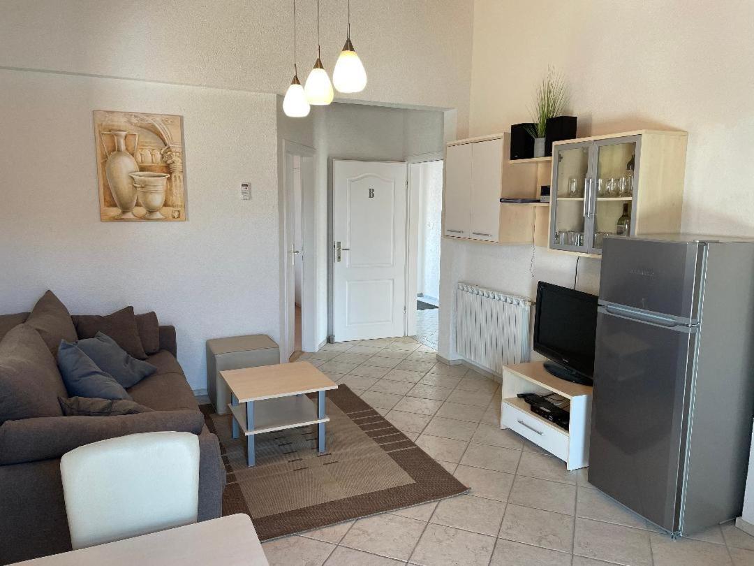 Apartment Gordana Vir Eksteriør bilde